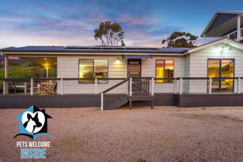 Almost New + Sea & Lake Views - Broome Tourism 5