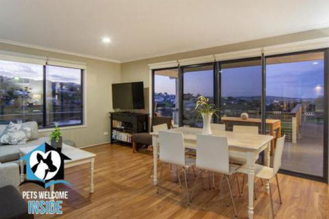 Almost New + Sea & Lake Views - Broome Tourism 1