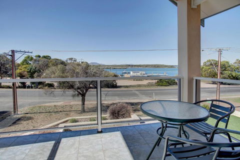 Bay Bliss In Coffin Bay - Broome Tourism 1