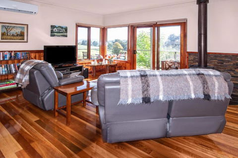 Raynella Alpaca Farmstay - Broome Tourism 3