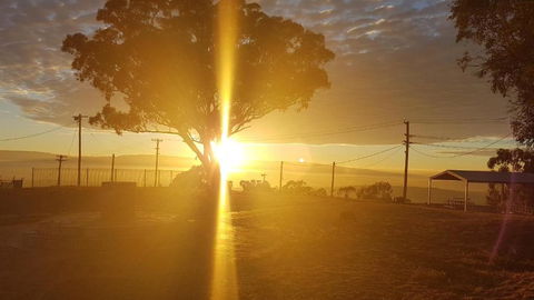 505 CONROD STRAIGHT MOUNT PANORAMA - Broome Tourism 3