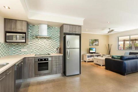 At Melaleuca 3 - Broome Tourism 0