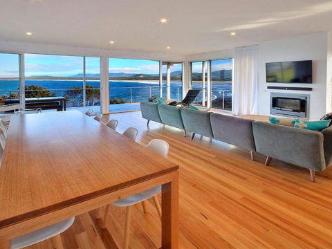 Seven Mile Heaven Your Coastal Kingdom - Broome Tourism 4