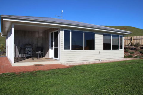 Penguin Seaside Farm - Broome Tourism 1