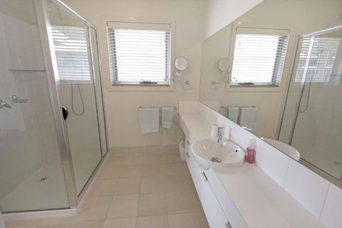 Beach 2 Waterfront Villa & Beach - Broome Tourism 4
