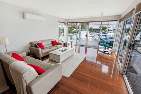 Beach 2 Waterfront Villa & Beach - Broome Tourism 5