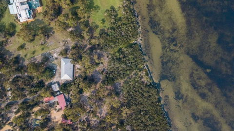 Acacia Lakehouse The Lake At Your Doorstep - Broome Tourism 5
