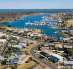 Tanjil a stroll from the water in Paynesville - Broome Tourism