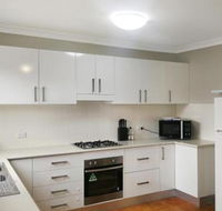 Large 5 Bedroom House with Wifi  Netflix Close to Taronga Western Plains Zoo - Broome Tourism