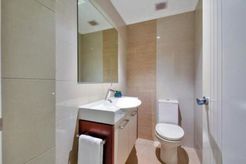 Oceana Darwin Central Oceanfront 3 Bedroom 2 Lounge Room Pool Gym Tennis Court Sleeps 9 - Broome Tourism 5