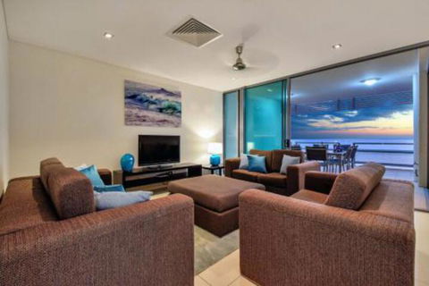 Oceana Darwin Central Oceanfront 3 Bedroom 2 Lounge Room Pool Gym Tennis Court Sleeps 9 - Broome Tourism 2