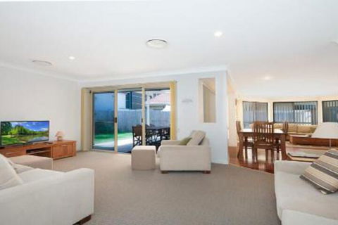 Seachange Foxtel Netflix WiFi - Broome Tourism 4