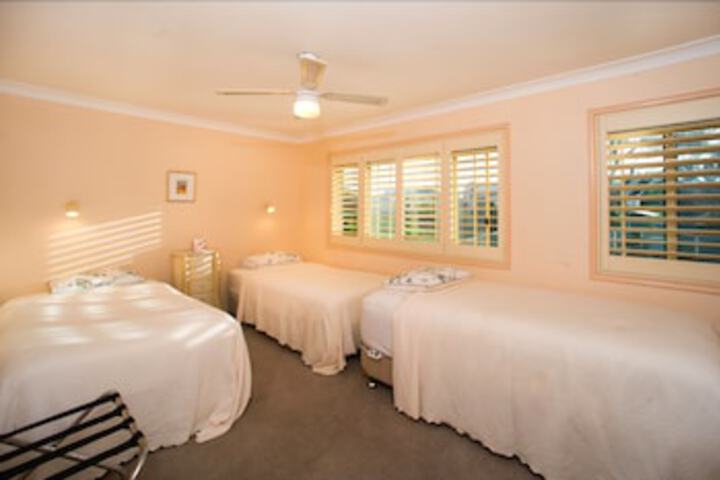 Fishermans Paradise NSW Broome Tourism