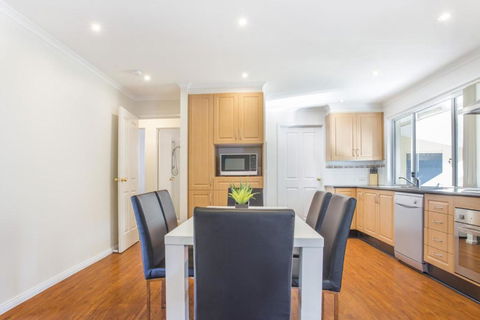 77 Lake Entrance Rd Waterfront Wonder - Broome Tourism 1