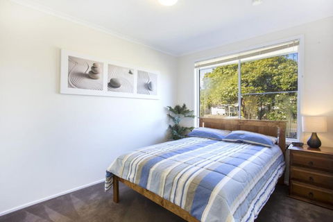 77 Lake Entrance Rd Waterfront Wonder - Broome Tourism 3