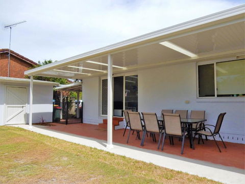 77 Lake Entrance Rd Waterfront Wonder - Broome Tourism 2