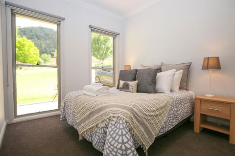 Leader Views - Broome Tourism 2