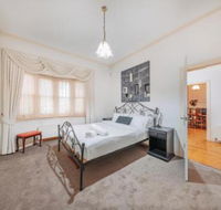 Camberwell Bright  Camberwell 5Bedder 2Bath Huge Classy Family home - Broome Tourism
