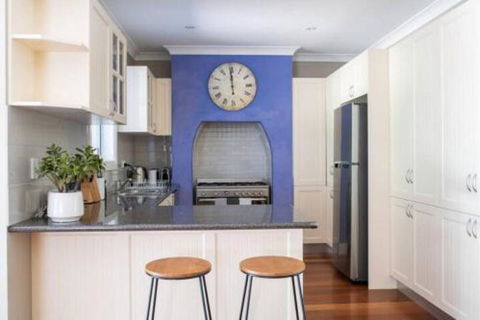 Kinross Cottage Neat & Stylish Sleeps 9 - Broome Tourism 5