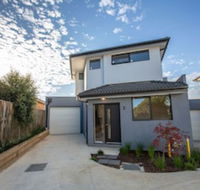 Trendy Sweet Home In Blackburn South - Broome Tourism