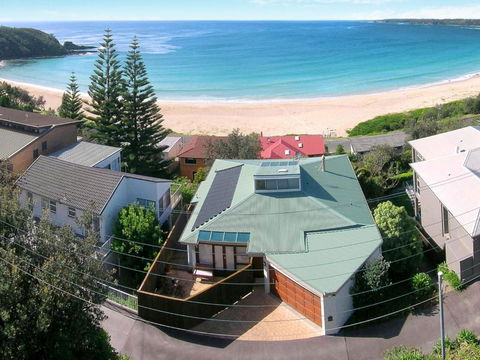 BEDARRA MOLLYMOOK BEACH - Broome Tourism 1