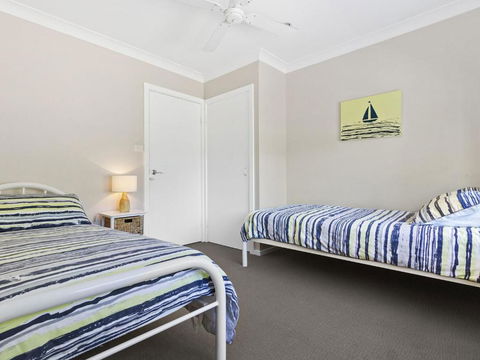 HILLTOP HAVEN In MOLLYMOOK - Broome Tourism 6