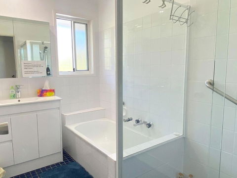 Woorim Secluded Palms Cottage - Broome Tourism 3