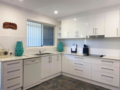 Woorim Secluded Palms Cottage - Broome Tourism 2