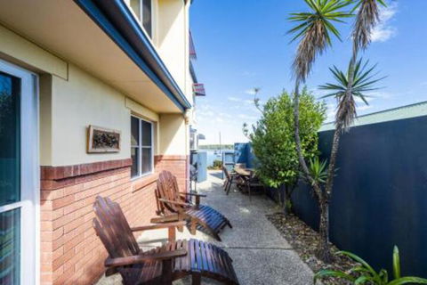 Riverview Apartments 2.1 - Broome Tourism 5