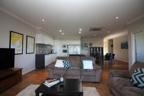 Waterfront On Osprey - Broome Tourism 6