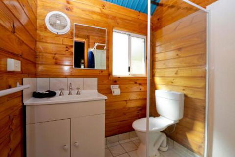 Sunnyhurst Chalets Rural Stay - Broome Tourism 7