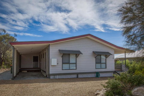 Desert Pea - Broome Tourism 6