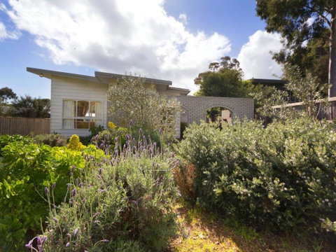 HOME SWEET HOME MOUNT MARTHA - Broome Tourism 1