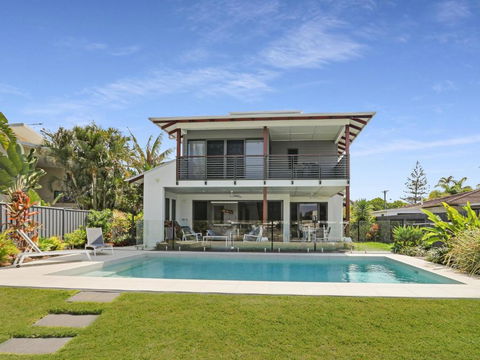 WATERFRONT HOME BORDERING MOOLOOLABA - Broome Tourism 4