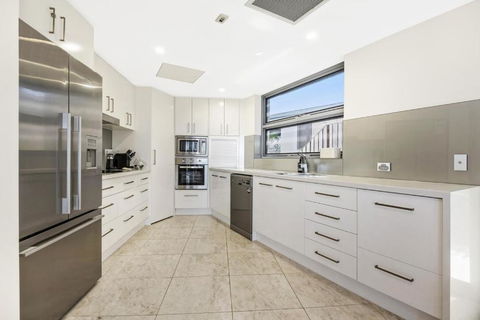 Beachfront Cabarita Apartment - Broome Tourism 3