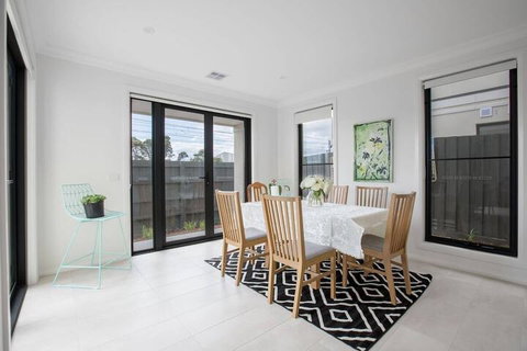 Captivating Large 4br@narre Warren - Broome Tourism 5