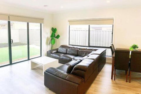 Comfortable 4BR 2Bath House Tarneit Melbourne???? - Broome Tourism 6
