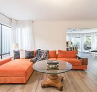 ULTRA SPACIOUS STYLISH HOME in PRESTONS SYDNEY - Broome Tourism