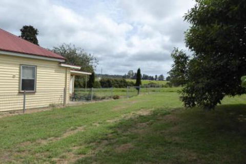 Claremont Farmhouse - Broome Tourism 4