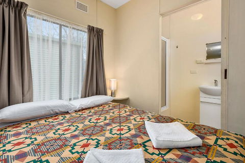Castlemaine Central Cabin & Van Park - Broome Tourism 5
