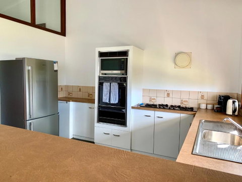 Beachside House - Broome Tourism 6