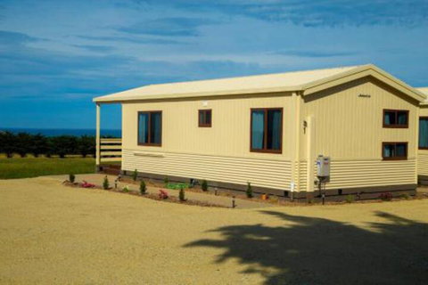 OMARU FARM STAY - Broome Tourism 0