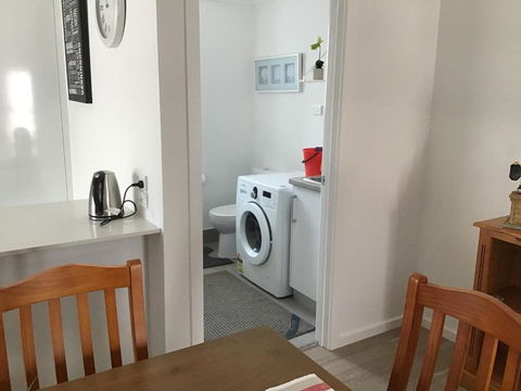 Discover Warilla Bright & Airy Townhouse Near The Beach & Lake - Broome Tourism 3