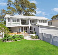 The Lake House with swimming pool - Broome Tourism