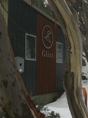 Gliss Ski Club - Broome Tourism 0