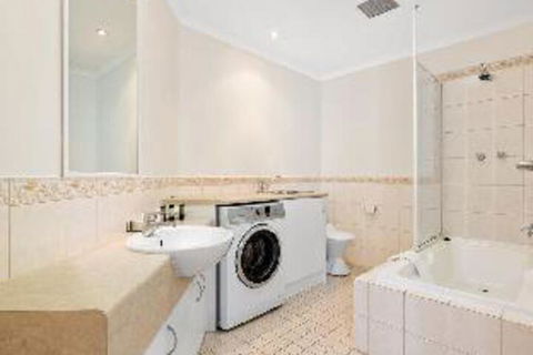 Penthouse City Apartment - Broome Tourism 4