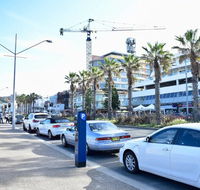 Bright  Breezy Bondi Beach Pad - Broome Tourism