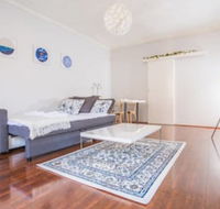 Vibrant And Colorful Apartment In Dollspoint - Broome Tourism