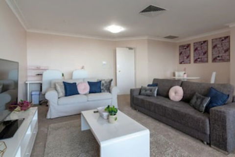 Milsons Point Apartment With Harbour Bridge Views - Broome Tourism 0