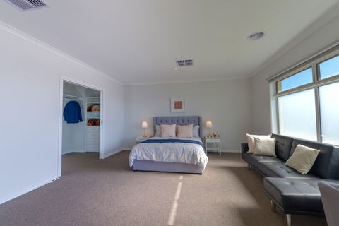 Luxury Waterfront Grand Villa In Melbourne - Broome Tourism 7